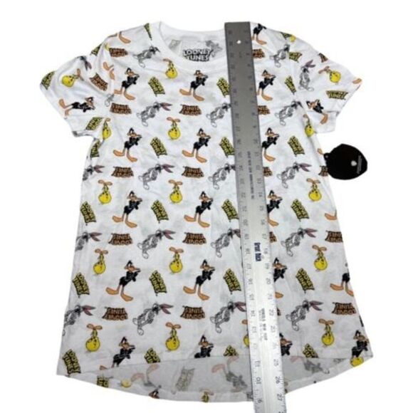 Looney Tunes Graphic‎ T-Shirts Six Flags Bugs Bunny Daffy Tweety Bird - Picture 2 of 7
